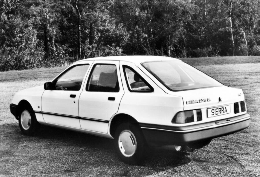  Ford Sierra 5-Door 1982 года  (UK) (фото 4 из 8)